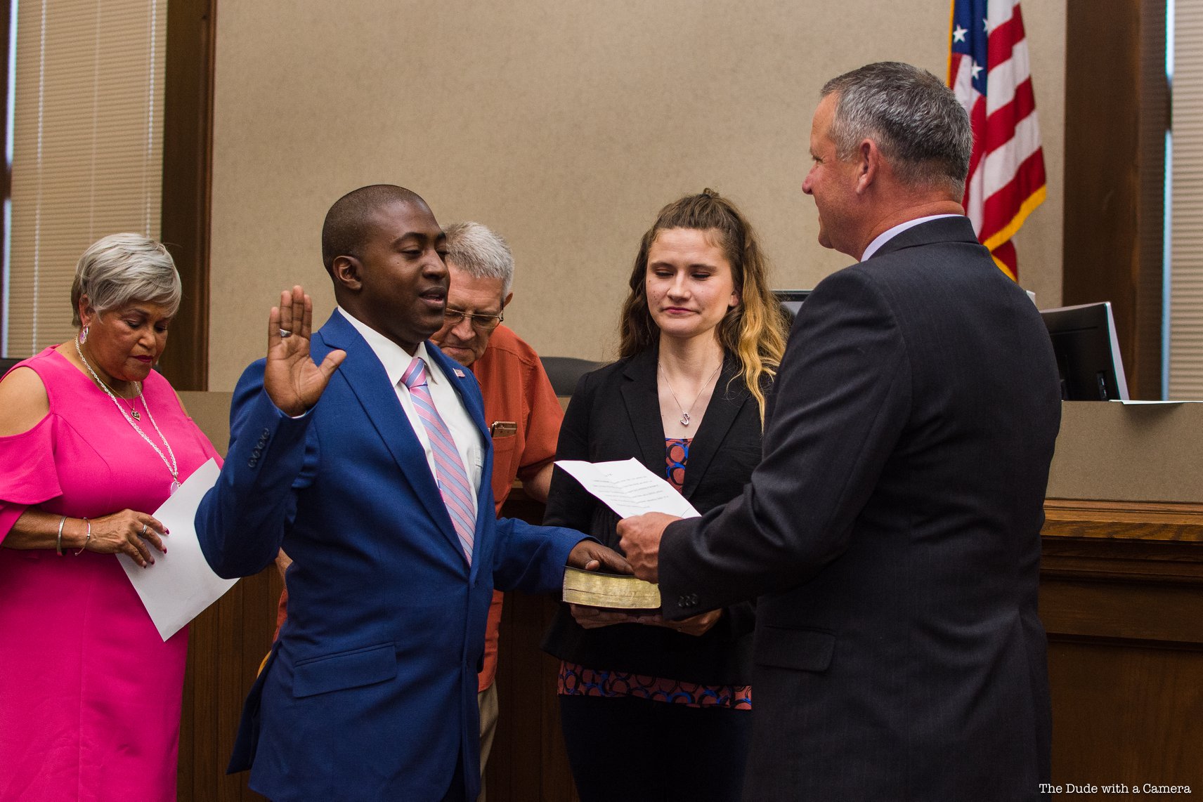 Jason Knight being sworn in